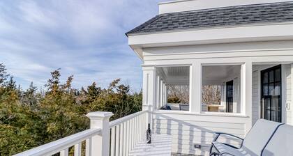 Historic, dog-friendly beach view house with fast WiFi, ocean view, & grill