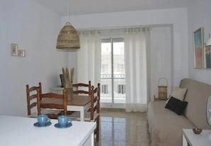 Living area - Beautiful apartment with sea views. (Grau i Platja)