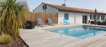 Maison agréable de plein pied piscine calme petit village aux portes du médoc