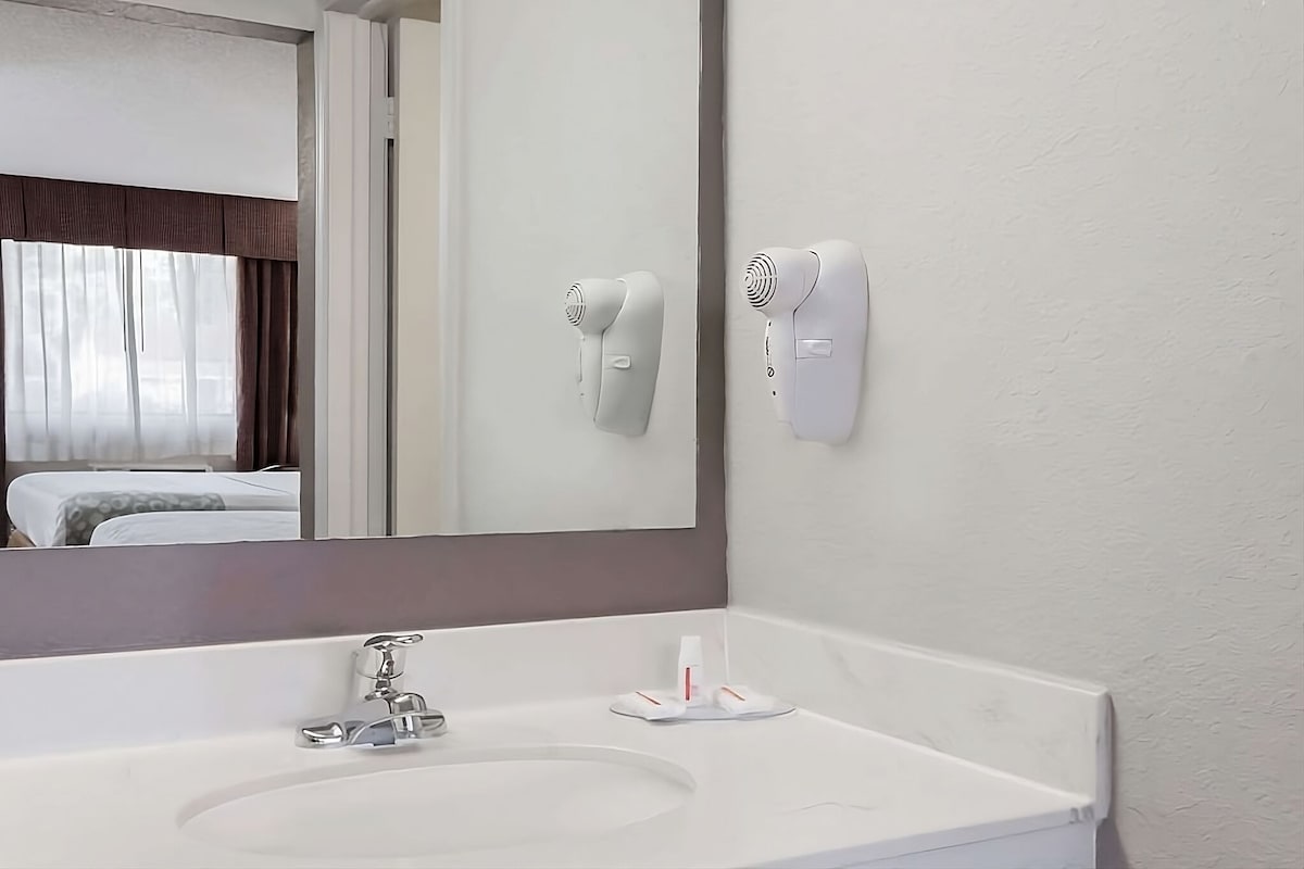 Photo 11 of 2 Convenient Spaces, Pool, Free Parking and Close to Fountain of Youth!