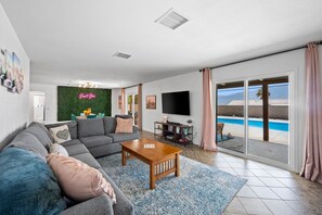 TV, video games, stereo - Desert Glow - Pool, Hot Tub, Game Room, & Stunning Views (Desert Hot Springs)
