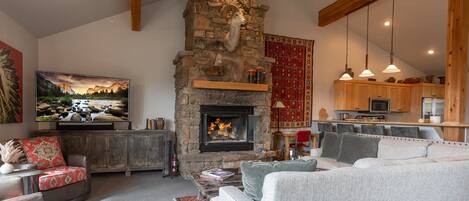 Télévision, cheminée