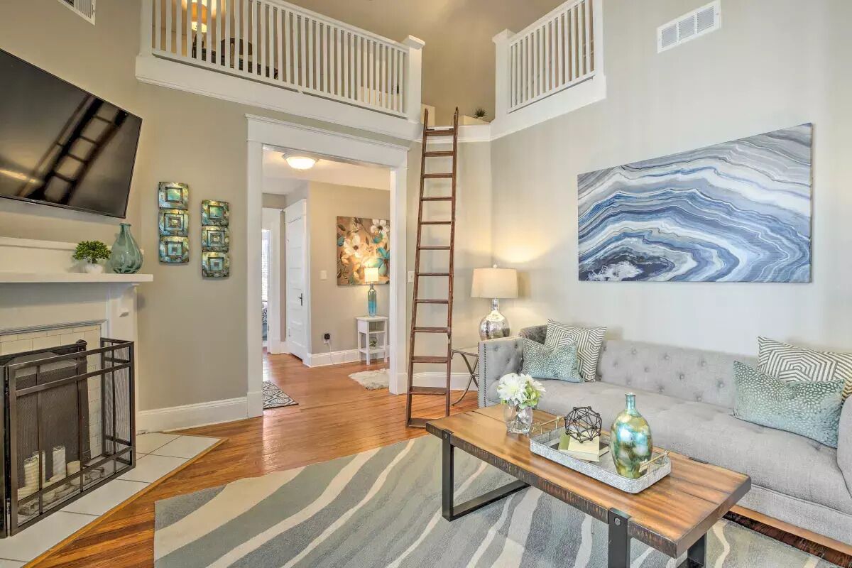 電視、壁爐、書籍