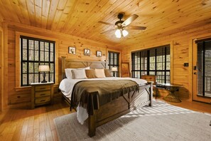 5 soverom, strykejern/-brett, wi-fi (inkludert) og sengetøy