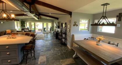 WATERFRONT Retreat on the San Bernard River | Fishing Pier&Boat Slip | Sleeps 12