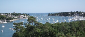 AU PORTE DE L'OCEAN GITE WITH HEATED POOL