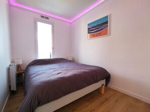 2 bedrooms, free WiFi - Contemporary-style flat 150 metres from the ocean (Les Sables-d´Olonne)