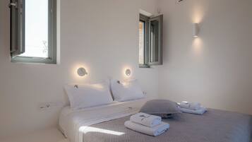 5 bedrooms, in-room safe, desk, iron/ironing board