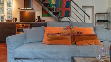 Smart TV, books, offices