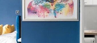 Spacious & trendy studio apartment in Maidstone