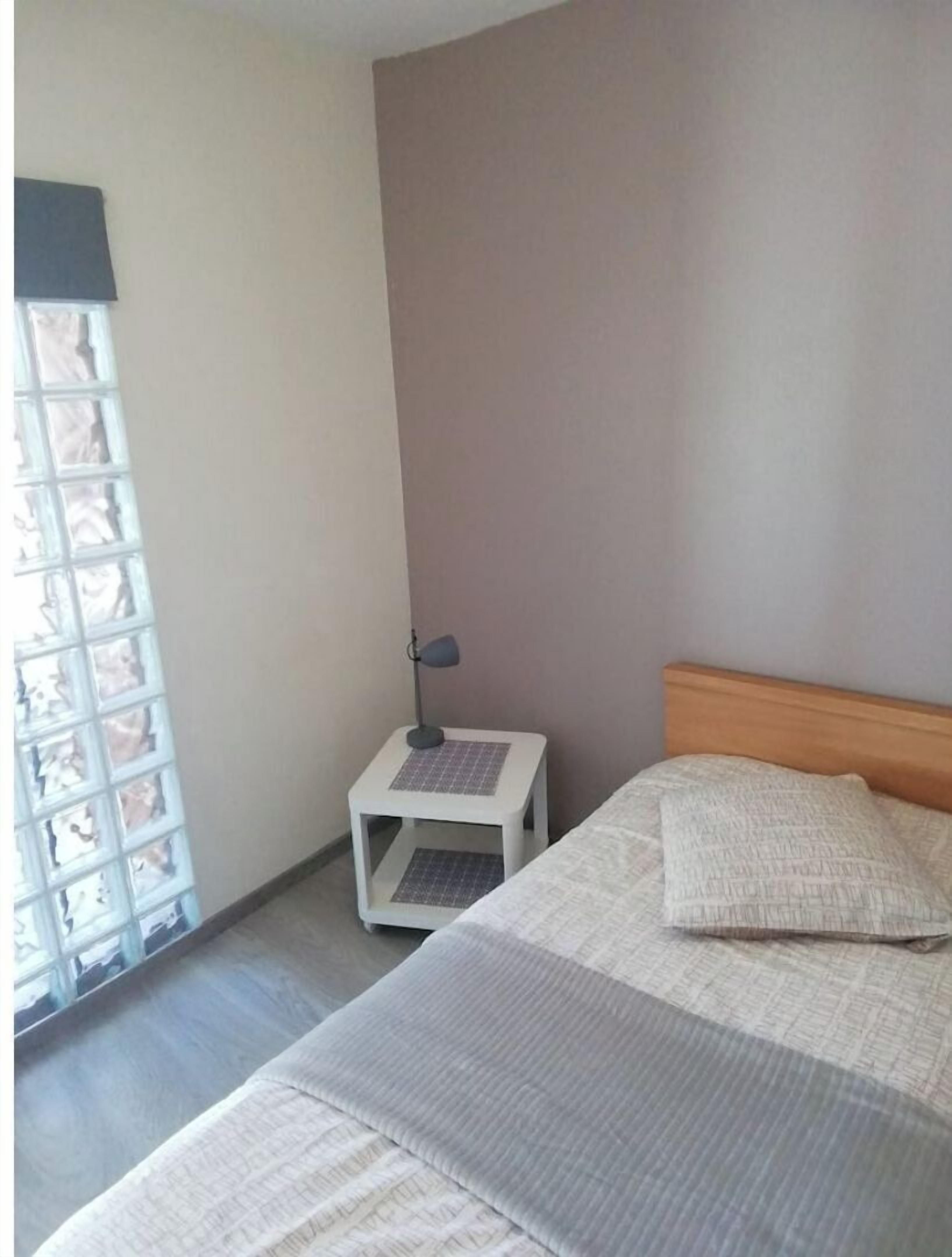 2 chambres, fer et planche à repasser, draps fournis