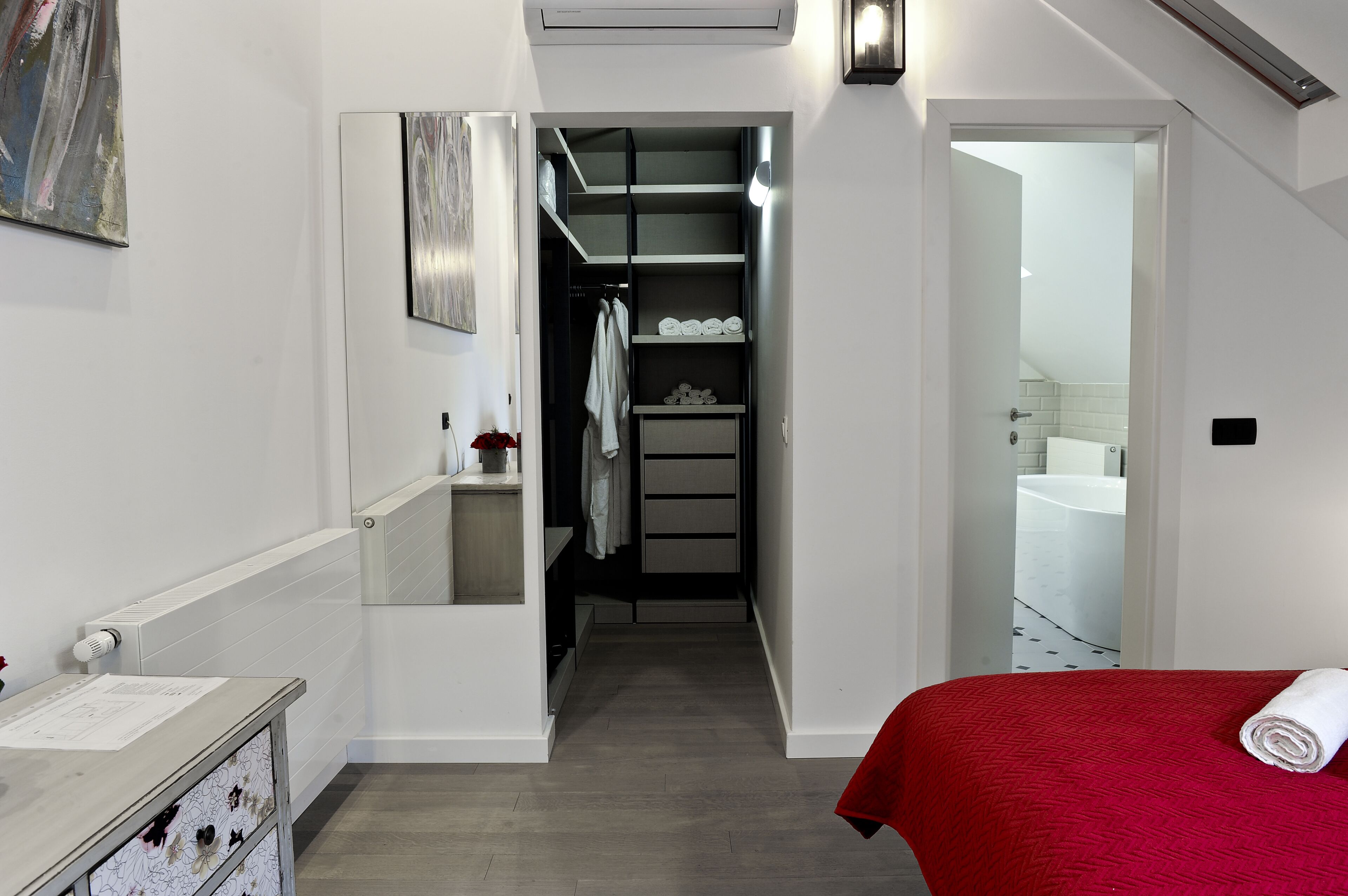 2 habitaciones y caja de seguridad en la habitación 