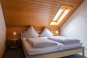 2 Schlafzimmer, Bügeleisen/Bügelbrett, kostenloses WLAN