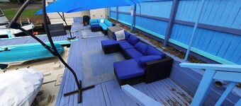 #1 Right on the lake! two piers! Great fishing!