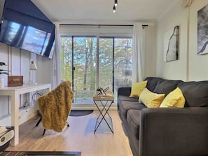 Smart TV, fireplace, offices