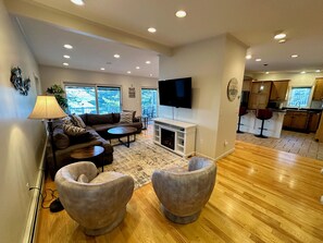 Smart TV, fireplace, table football, ping pong