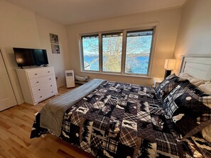 5 bedrooms, desk, iron/ironing board, free WiFi