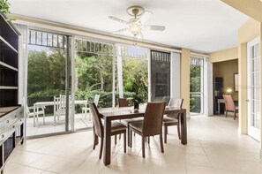 Interior - Spacious Villa in IMG (Bradenton)