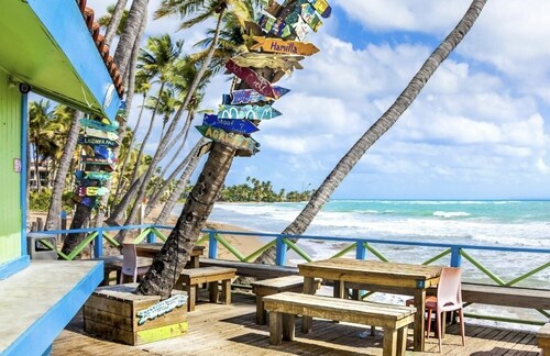 Spacious Penthouse with private rooftop 2500 sq ft of living.