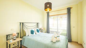 2 chambres, fer et planche Ă  repasser, Wi-Fi gratuit, draps fournis