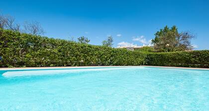 2-Bed w/ Pool & Terrace near Alvor Centre