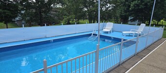 Large Private Home close to Bourbon Trail!/POOL/Free Firewood/Parks/Close to I65
