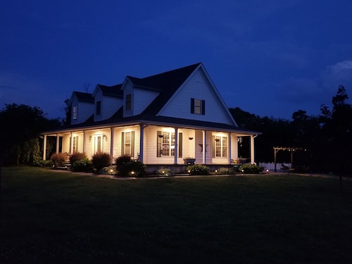 Large Private Home close to Bourbon Trail!/POOL/Free Firewood/Parks/Close to I65