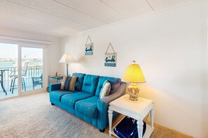 TV - Old Town Ocean City condo with WiFi, washer/dryer, & pool - near boardwalk (Ocean City)