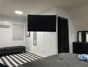 1 bedroom, desk, iron/ironing board, free WiFi