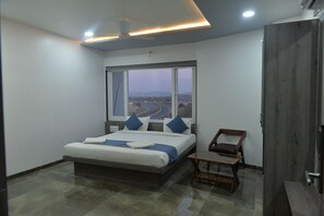 Deluxe Double Room | Hypo-allergenic bedding