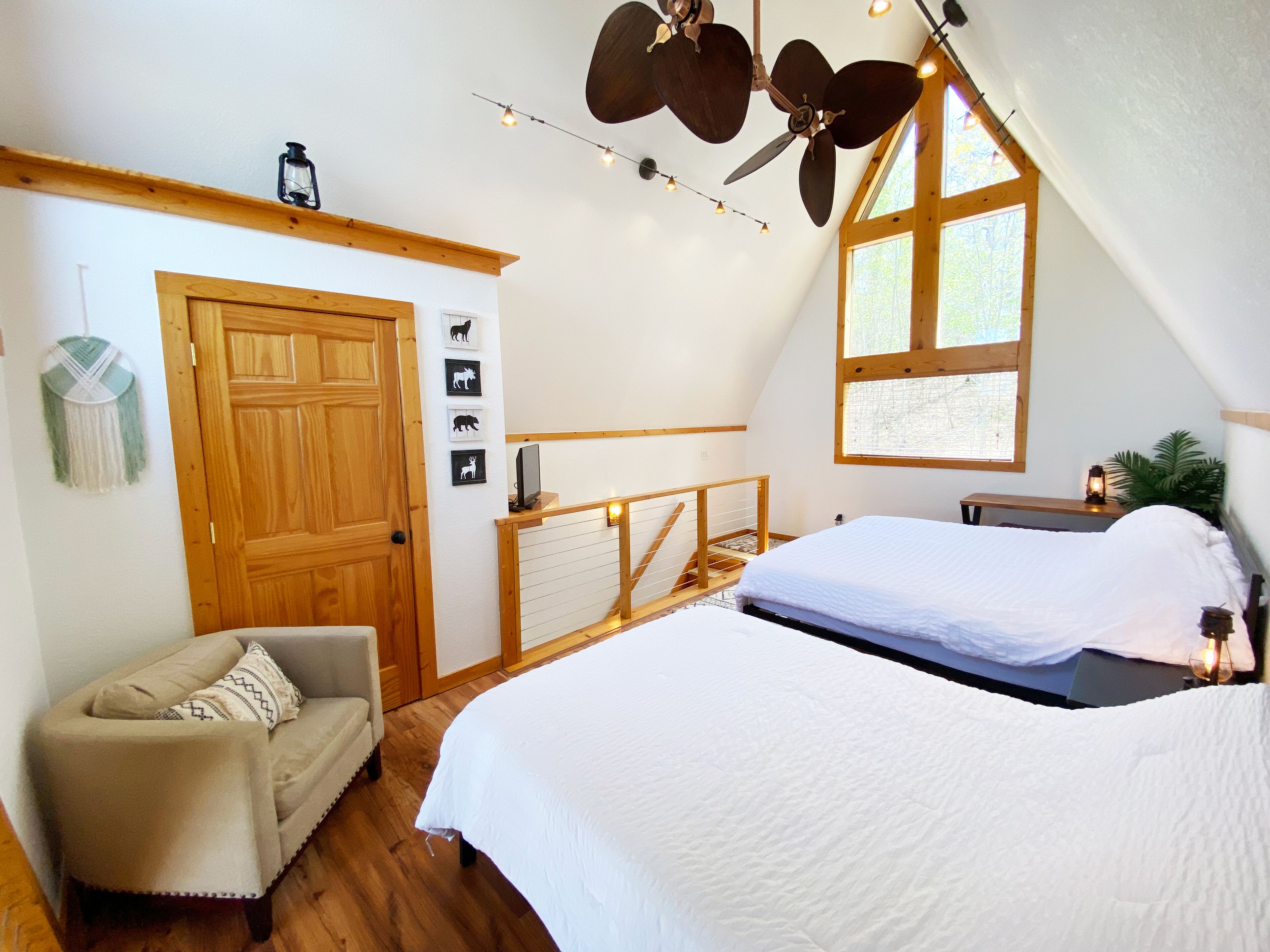 1 bedroom, desk, free WiFi, bed sheets