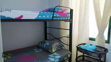 Schreibtisch, kostenloses WLAN, Bettwäsche