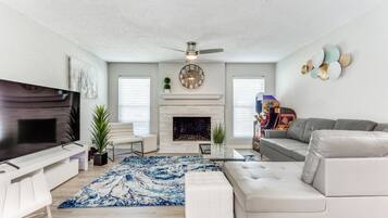 Fernseher, Kamin, Videospiele