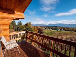 Property grounds - Wisdom Room - Good Karma Inn - Bed and Breakfast in Homer, Alaska (Homer)