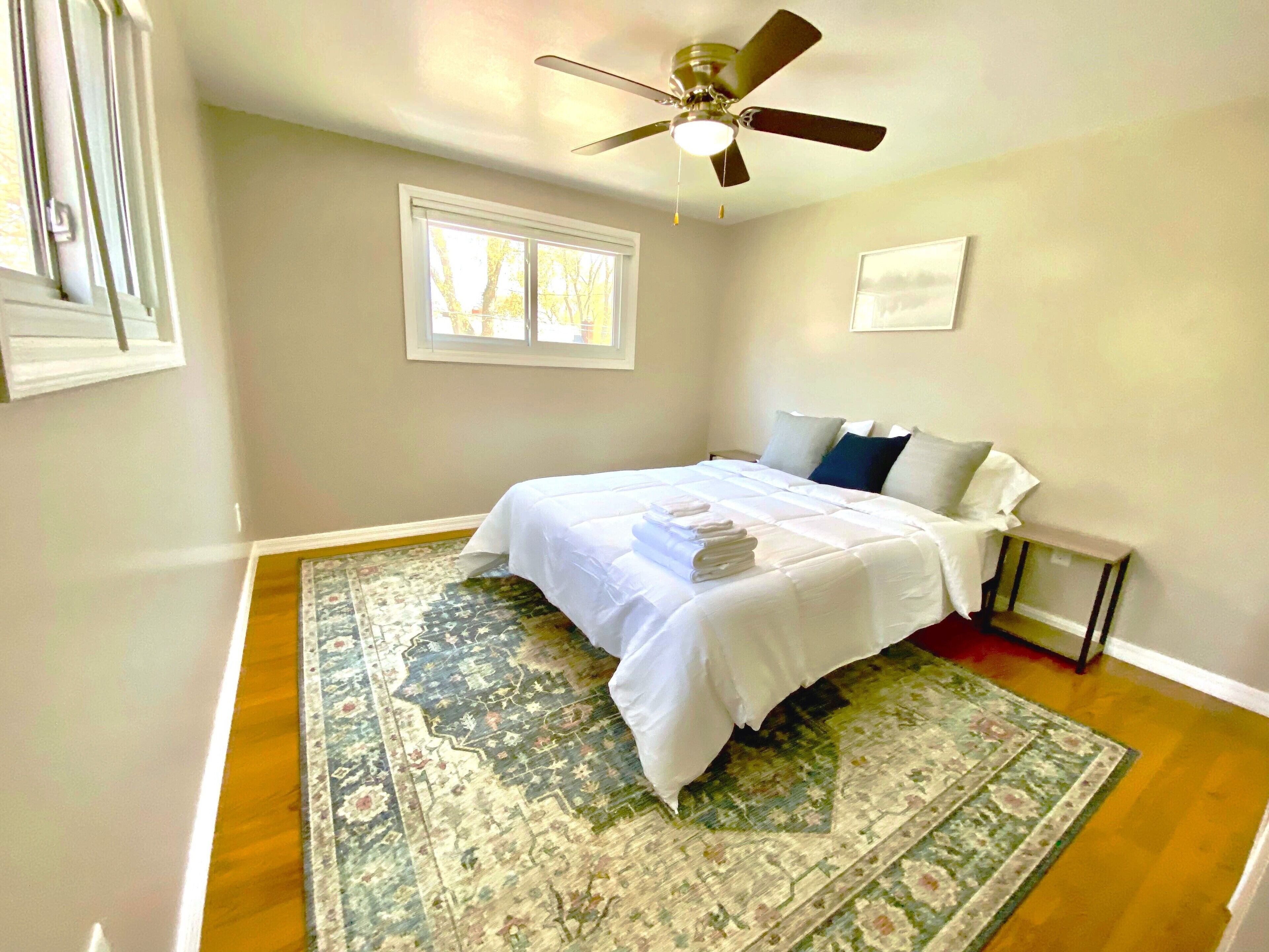 7 habitaciones, escritorio, tabla de planchar con plancha y wifi 