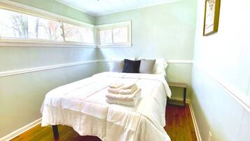 7 quartos, escrivaninha, ferros/tábuas de passar roupa, Wi-Fi