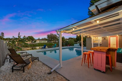 Flamingo Hideaway - Chic Pool Home 3min to Beach!