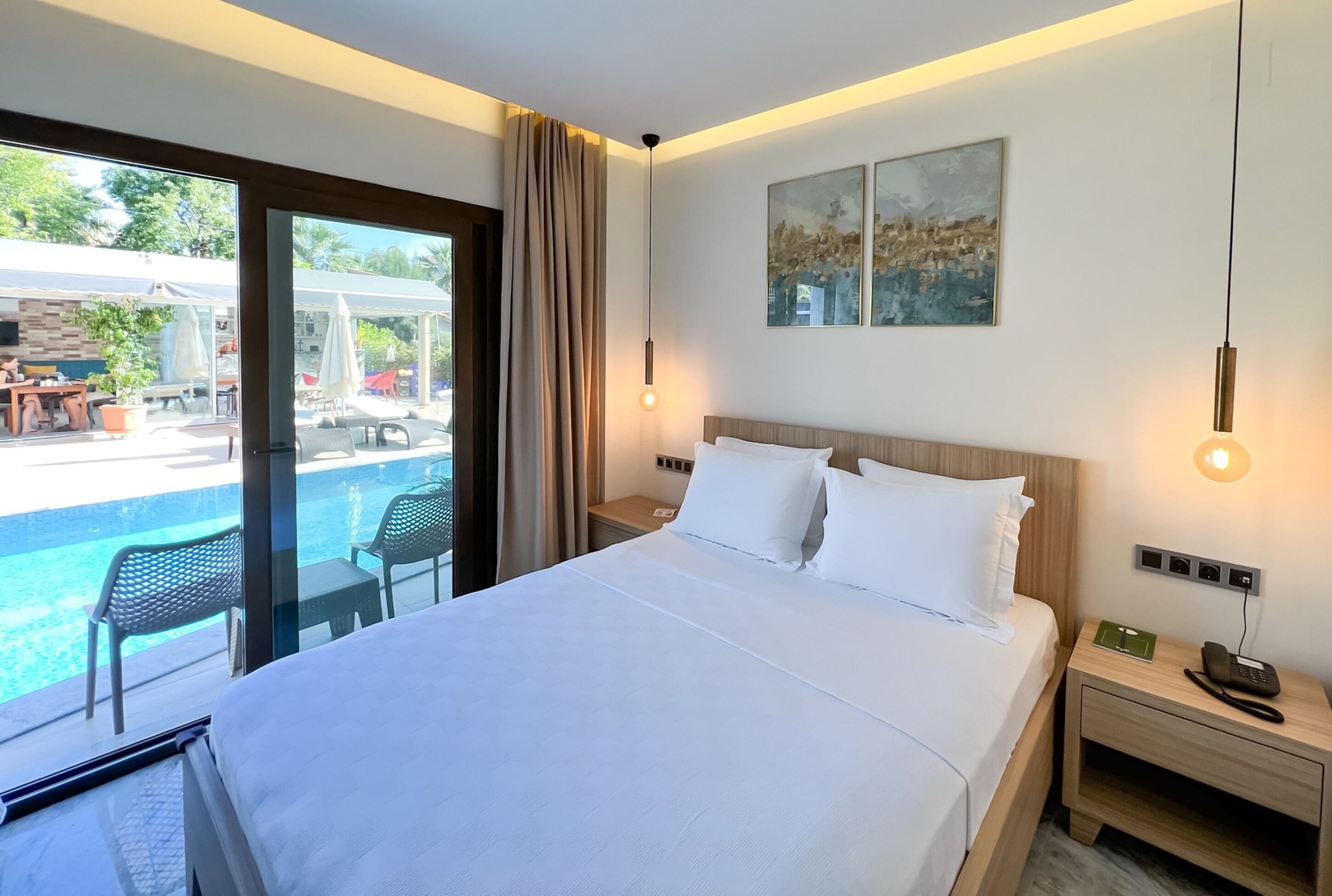 Ropa de cama de alta calidad y minibar 