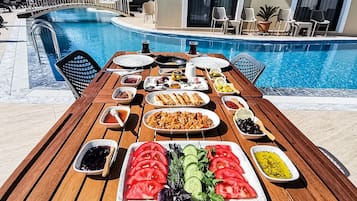 Breakfast meal