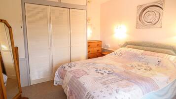 Stuga | 2 sovrum, individuell inredning, unika möbler och gratis wi-fi