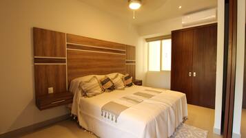 1 quarto, acesso à internet, roupa de cama