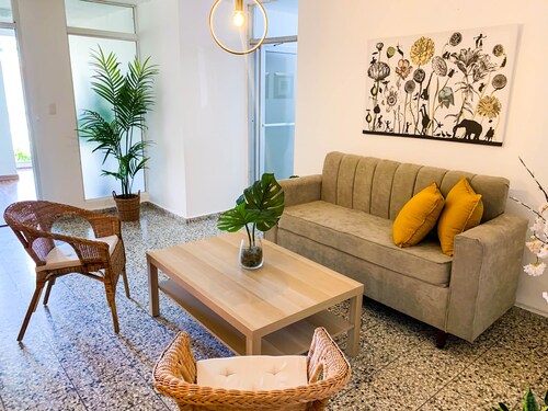 Spacious 3BR Oceanview house near el malecon