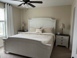 3 bedrooms, desk, iron/ironing board, travel cot - Stylish 3BR/2BA home near trails & downtown (Bentonville)