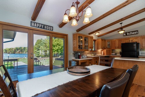 Lake Arrowhead lakefront, 4 bedroom, game room, pontoon available to rent!