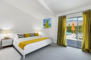3 bedrooms, desk, iron/ironing board, travel cot