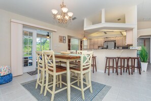 Dining - Quaint SW Florida Getaway. Close to Boca Grande (Port Charlotte)