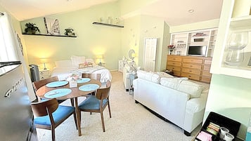 1 dormitorio, escritorio, tabla de planchar con plancha y wifi gratis