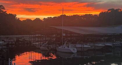#2 - Lake Condo Right on Wilson lake!Two piers!