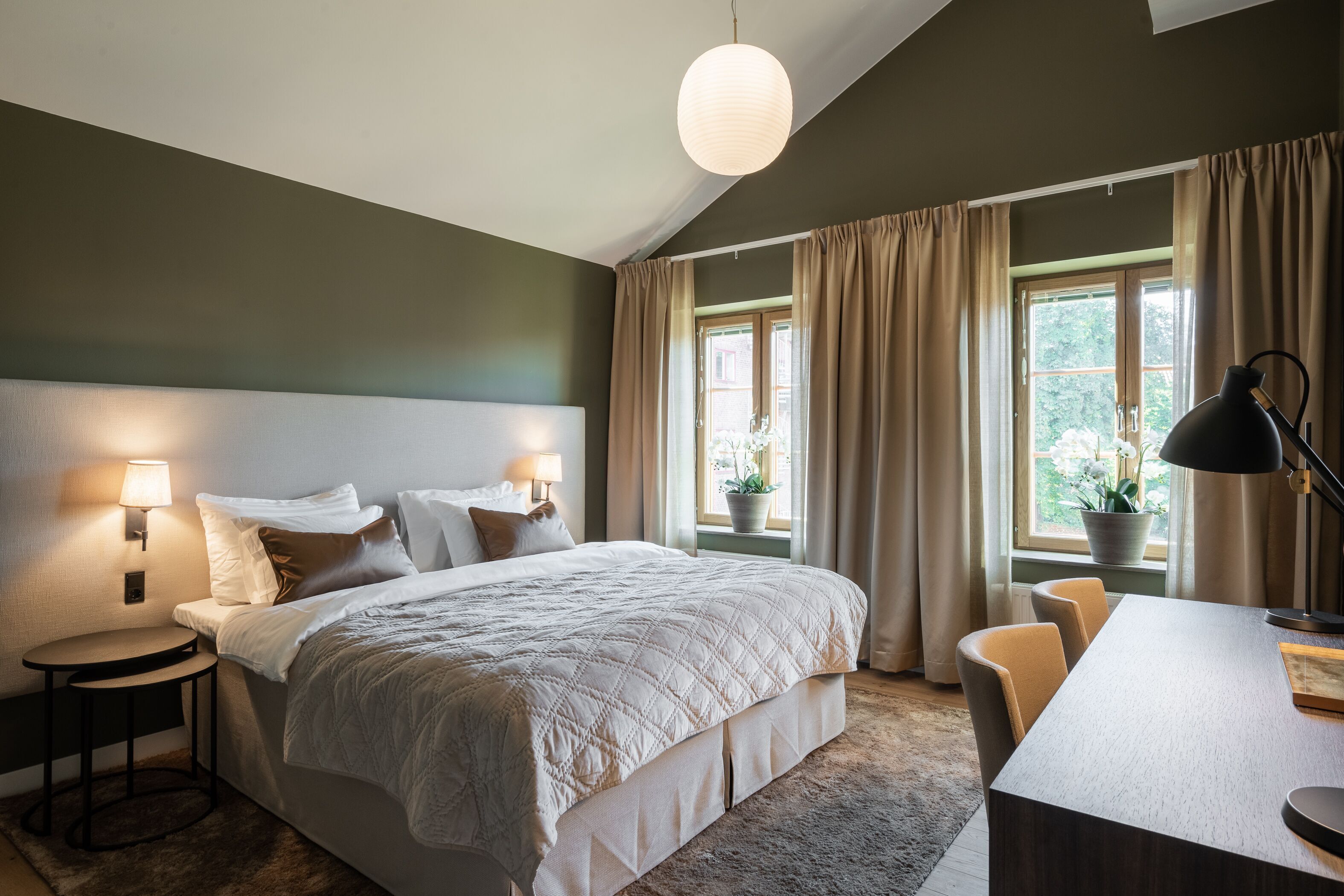 Soundproofing, cribs/infant beds, free WiFi, bed sheets