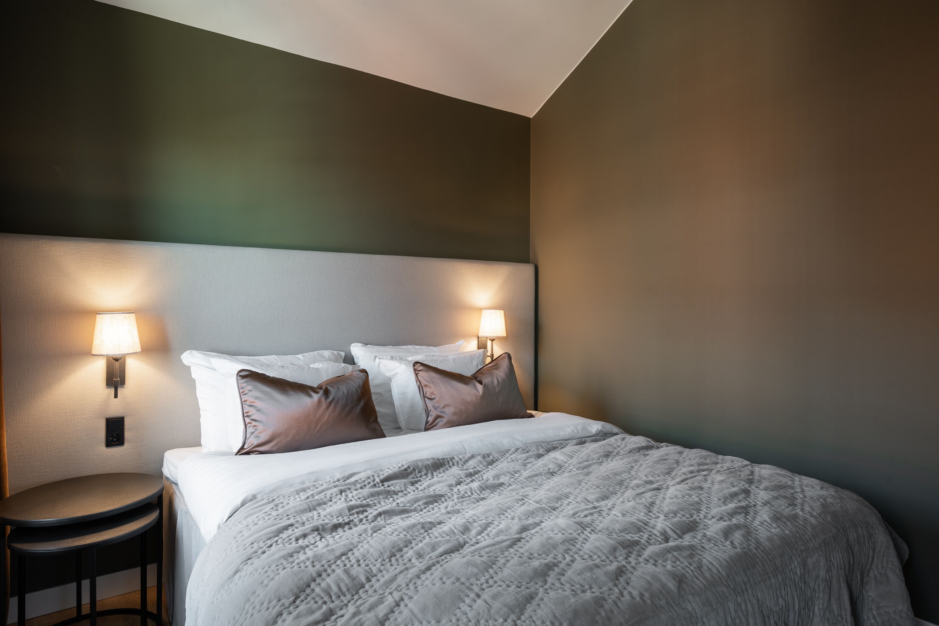 Soundproofing, cribs/infant beds, free WiFi, bed sheets